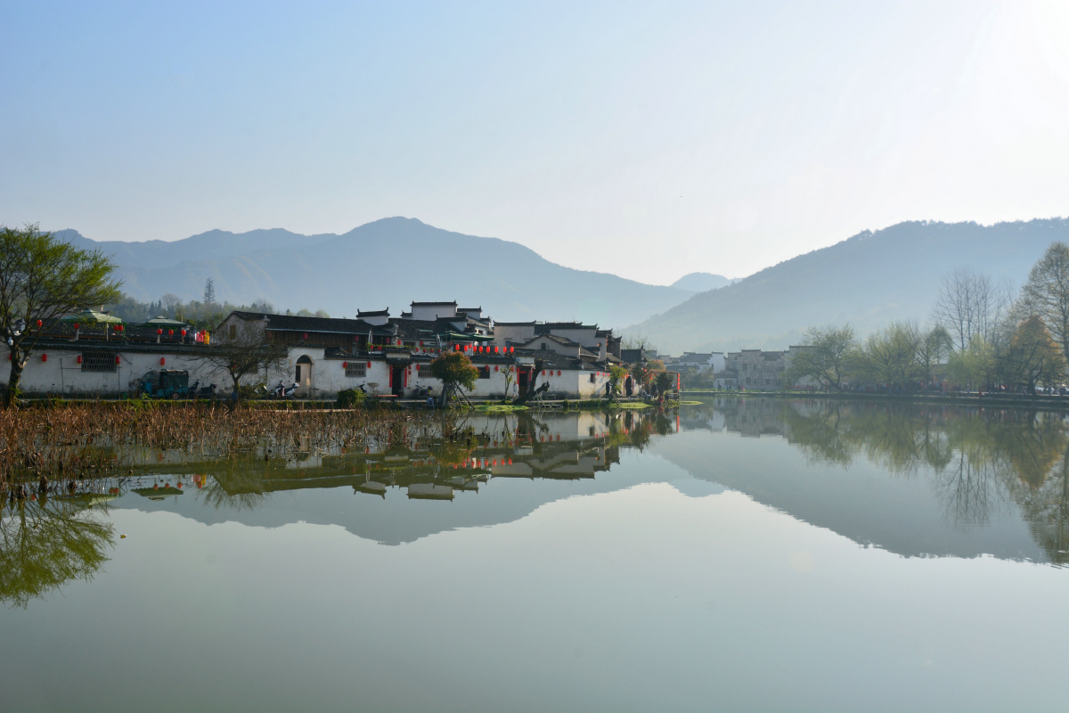 中国安徽省黄山市黟县宏村南湖水墨宏村