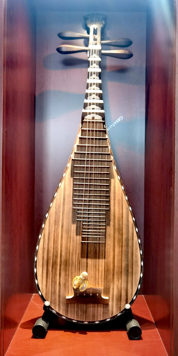 中国古音乐器芘芭琴