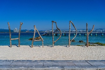 09F090B1-A321-45B1-A665-472CB3F92464/L0/001