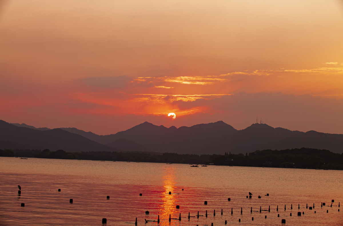 西湖的夕阳