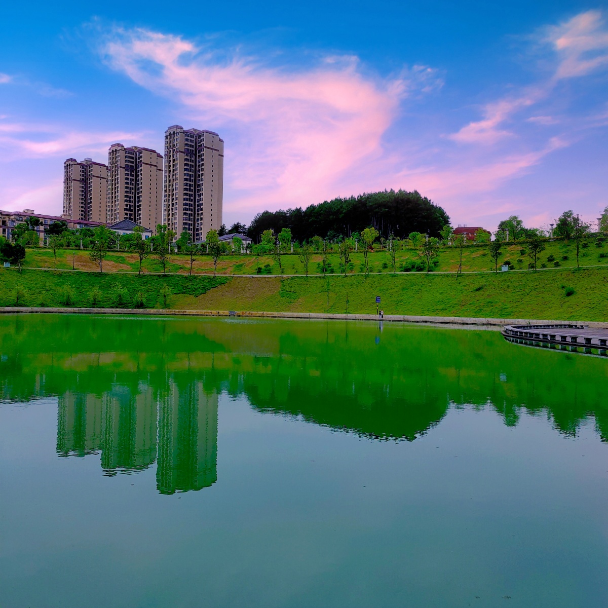 遵义医科大学学校东湖之眼