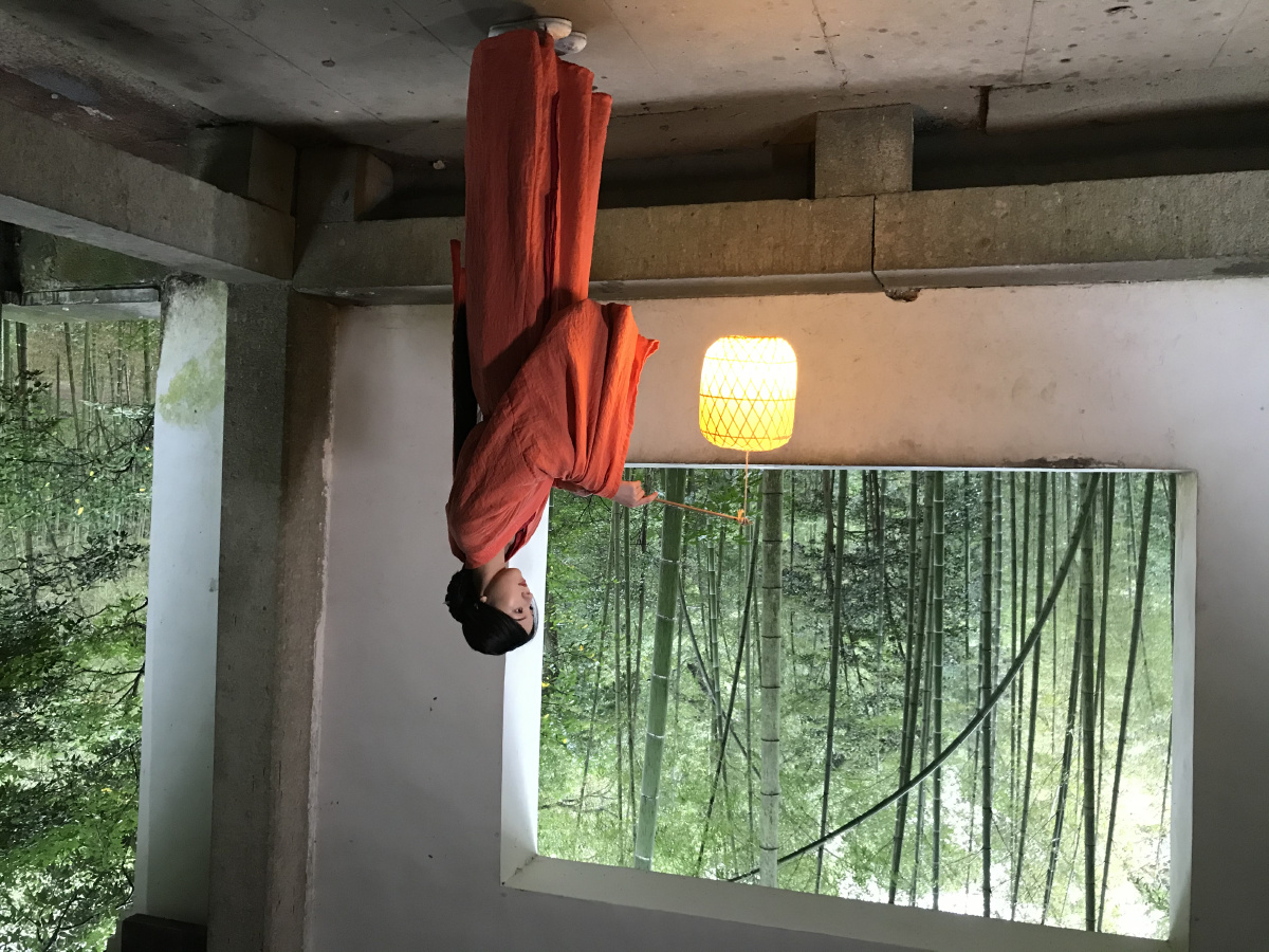 雨中,云栖,提灯笼的女子!