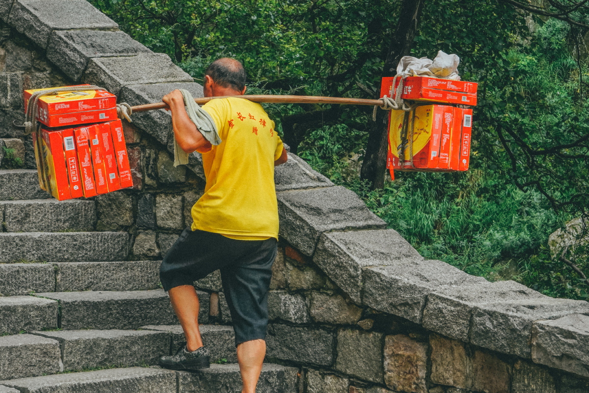 《2020年人文摄影集》走过许多地方遇到许多人记录不同的生活方式和