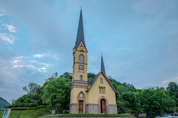 177052