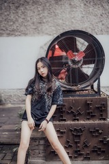 390986