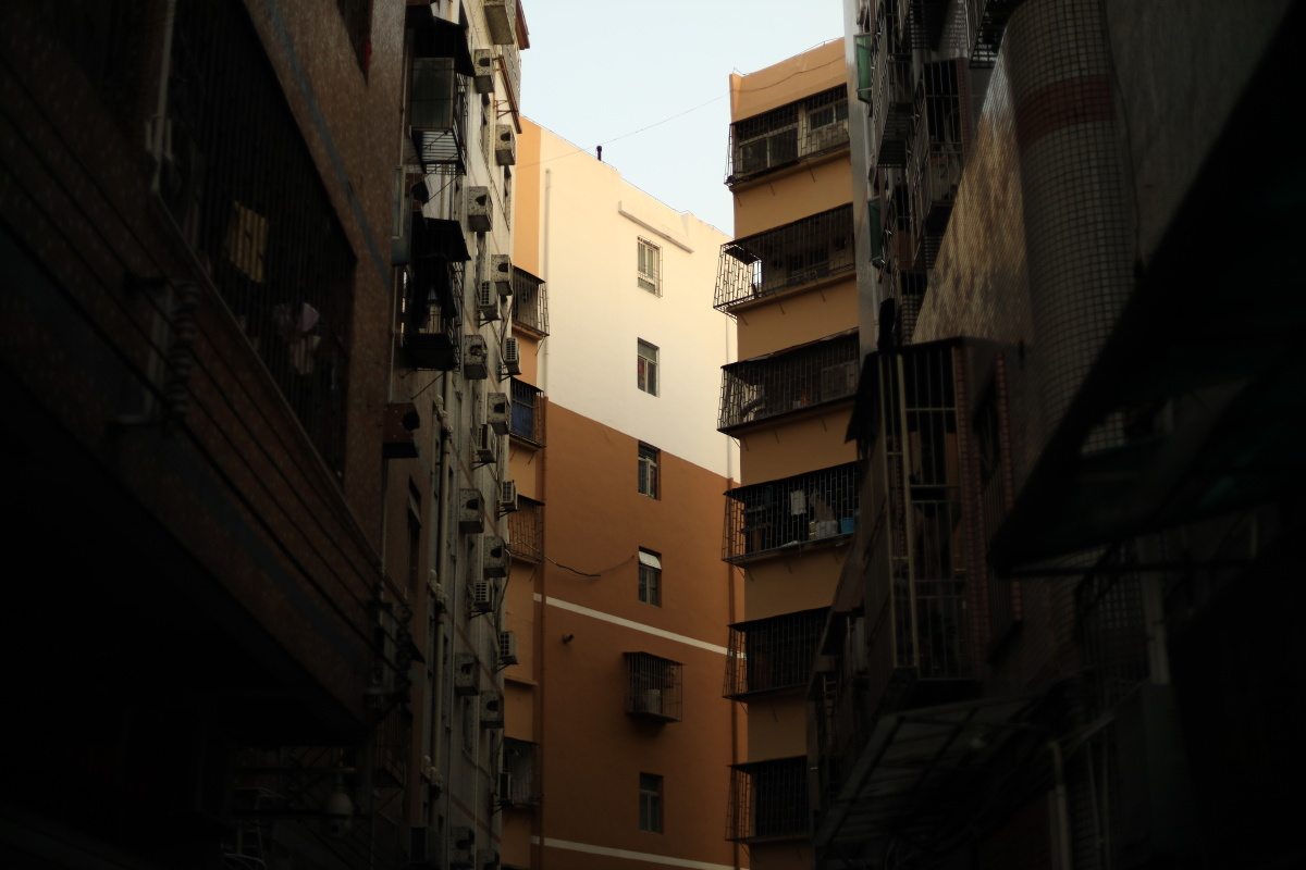 街拍深圳莲塘村