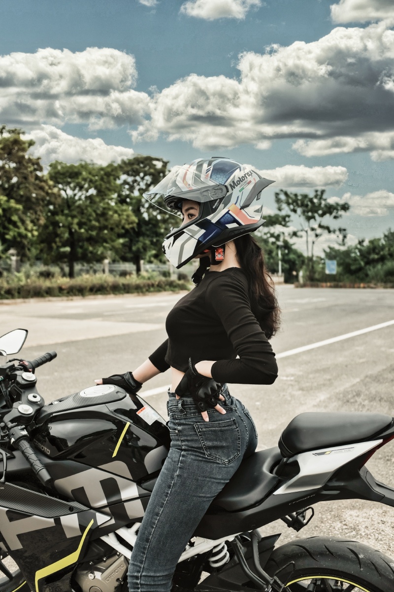 1/132卖图晒单分享#摩托车机车女骑士摄影共 1 人打赏打赏点赞是美德