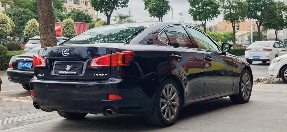 10年雷克萨斯is300