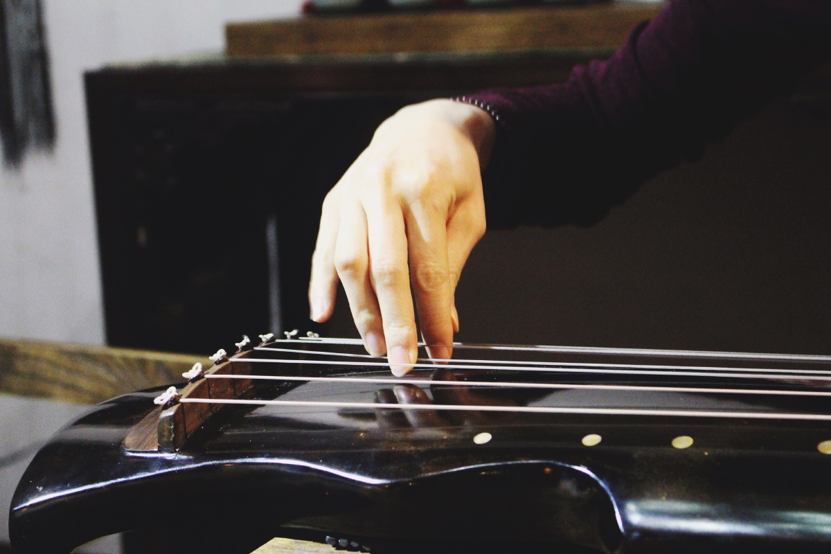 ruby呀2020年9月27日1137关注古琴古风摄影研习社#古琴弹琴技能音乐