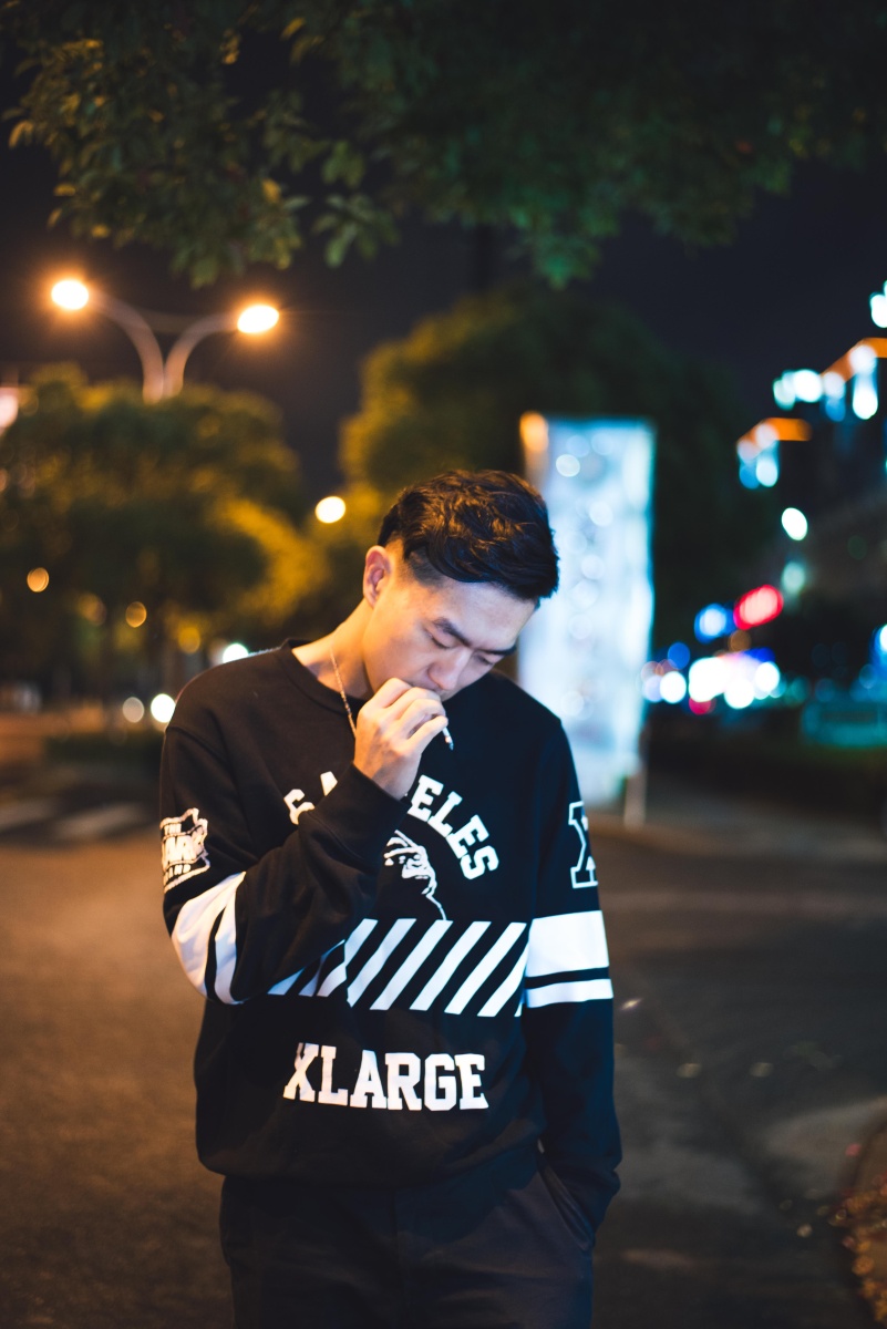 夜景男生人像 - 喜欢拍照的丑货 - 图虫网 - 优质摄影师交流社区