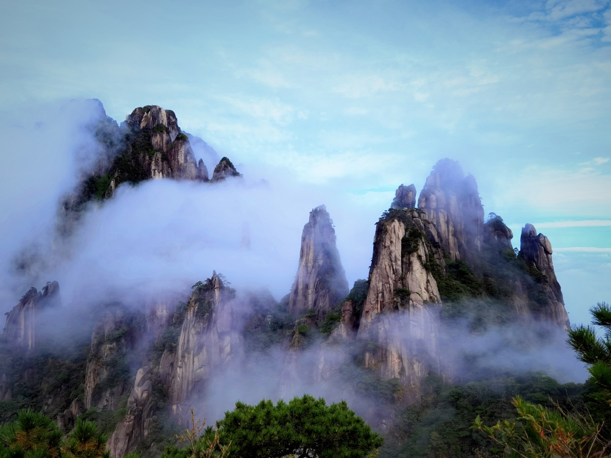 云雾绕山中江西上饶三清山