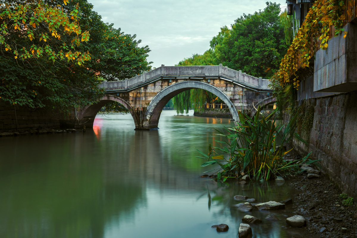会安桥:拍摄于杭州小河直街景区
