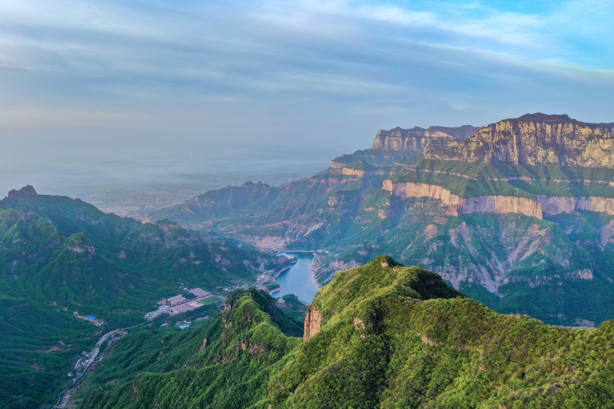 河南新乡天界山老爷顶风光