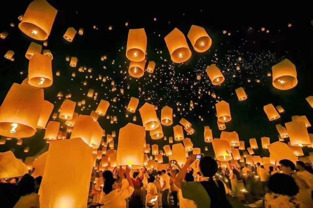 万人齐放孔明灯