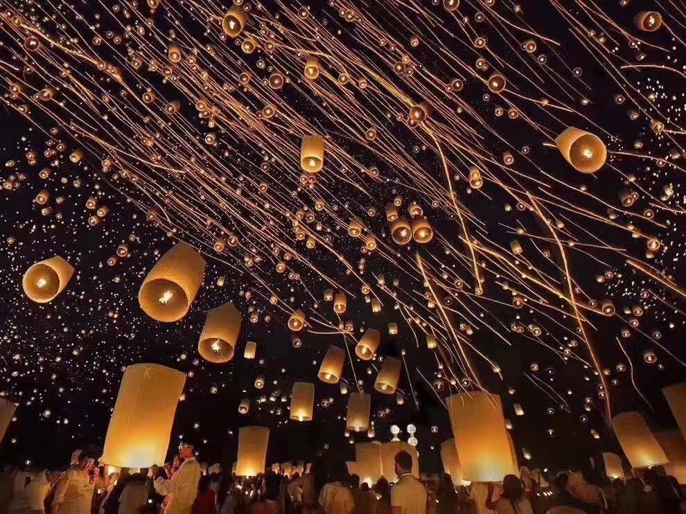 万人齐放孔明灯