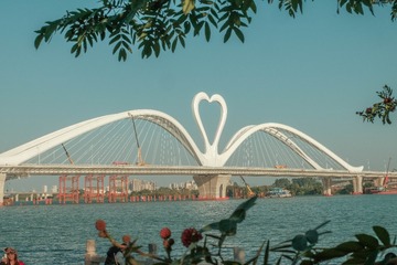 001