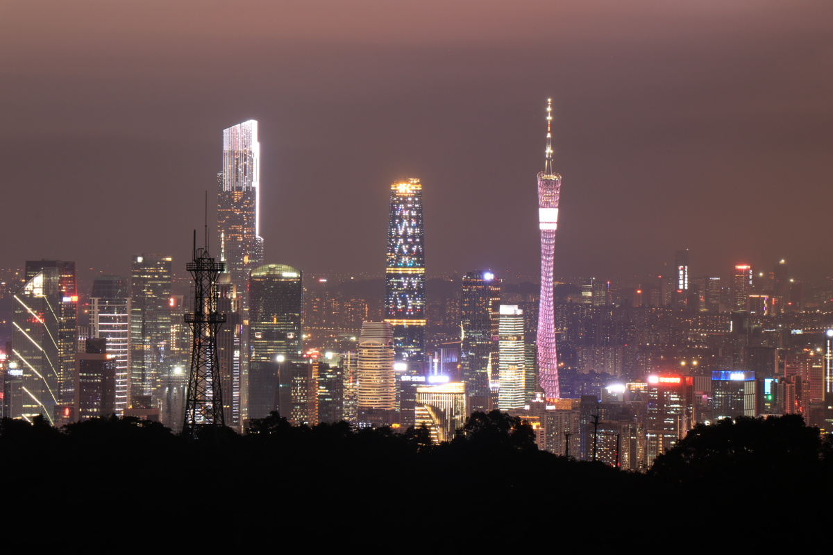 广州白云山摩星岭最高峰夜景