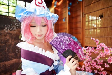 Yuyuko-Cosplay-by-Ely-14