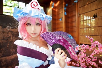 Yuyuko-Cosplay-by-Ely-15