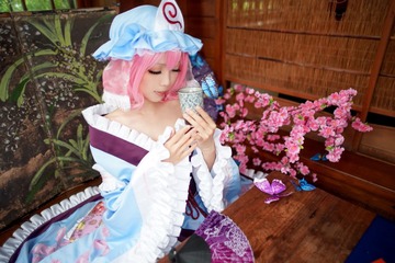 Yuyuko-Cosplay-by-Ely-6