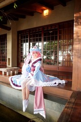 Yuyuko-Cosplay-by-Ely-18
