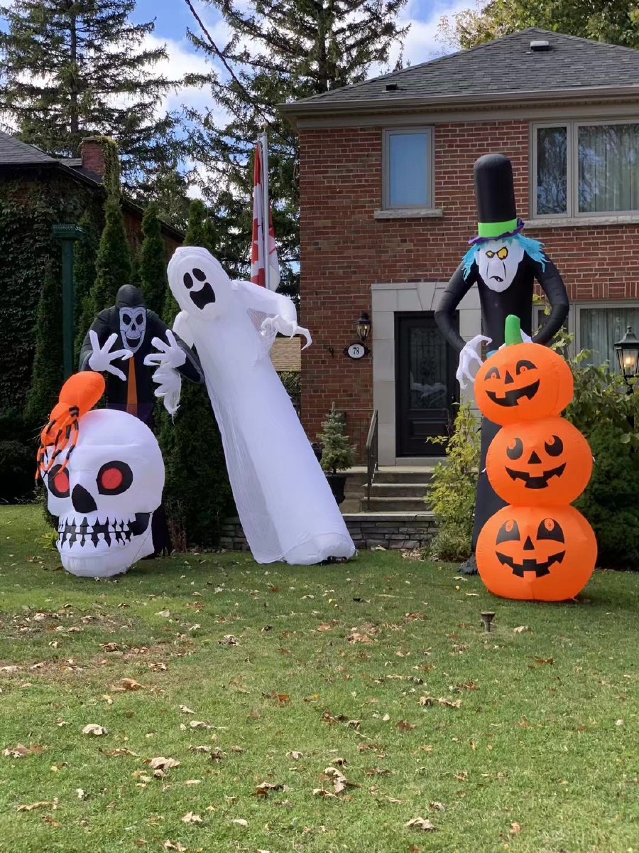 第二波疫情反扑严重也没有阻止人们准备迎接万圣节11月1日的热情虽然