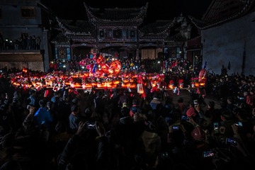 13018