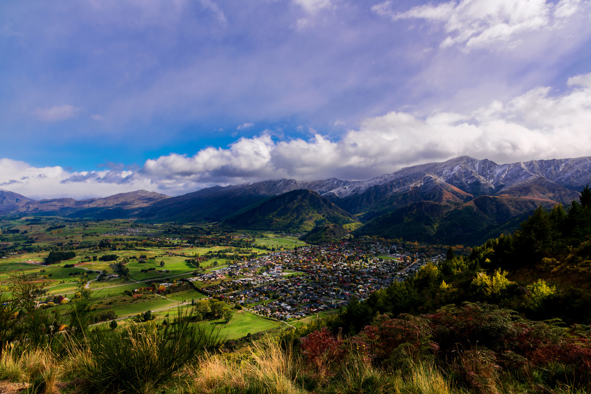 秋天多彩的箭镇