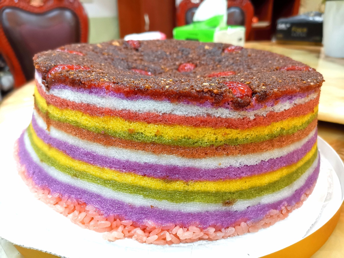 彩色蒸糕寓意着丰富多彩的人生事业长虹