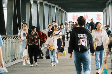 DFA617EC-F8D4-4E15-BCD7-BB36E7F420DE/L0/001