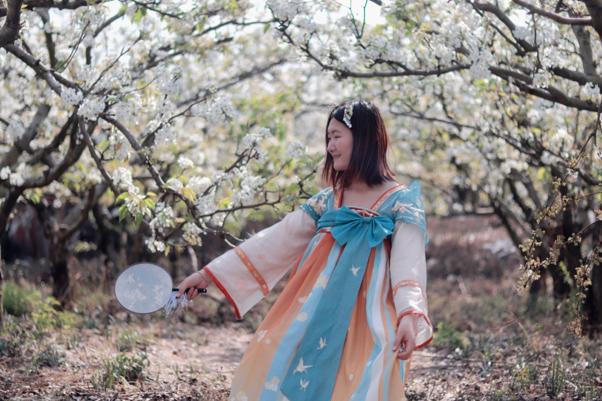 汉服梨花人像摄影
