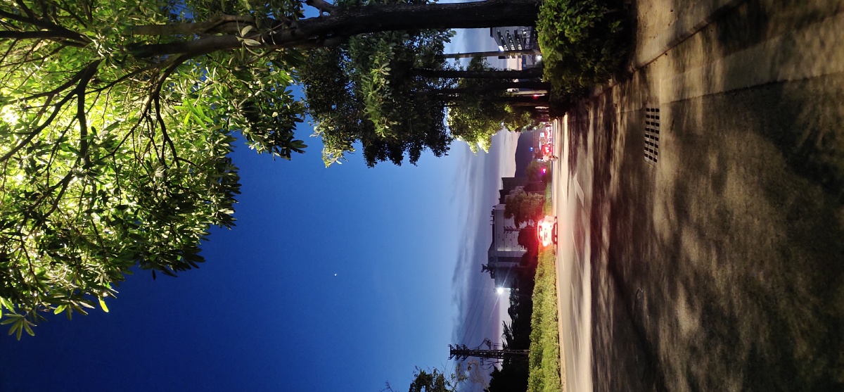 拍摄于惠州某乡镇乡村小路傍晚的景色依然美丽迷人