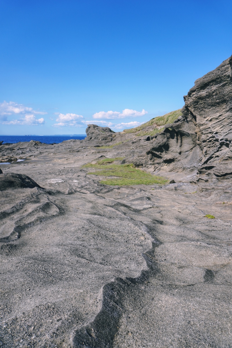 礁石的纹理中写满了它的故事