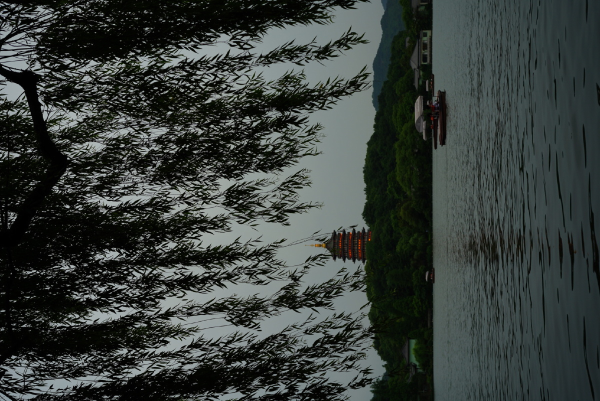 绿杨阴里白沙堤