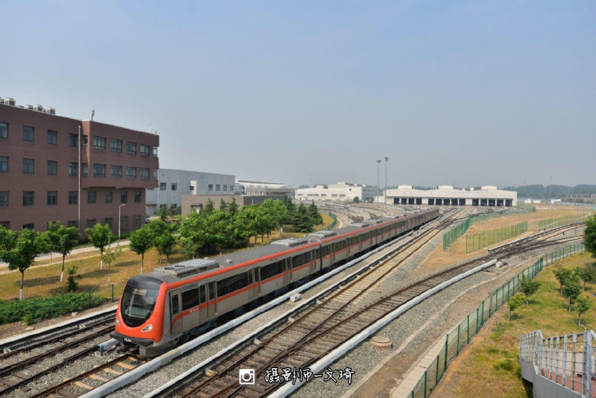 北京地铁房山线列车