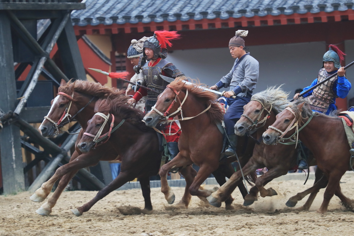 岳飞枪挑小梁王