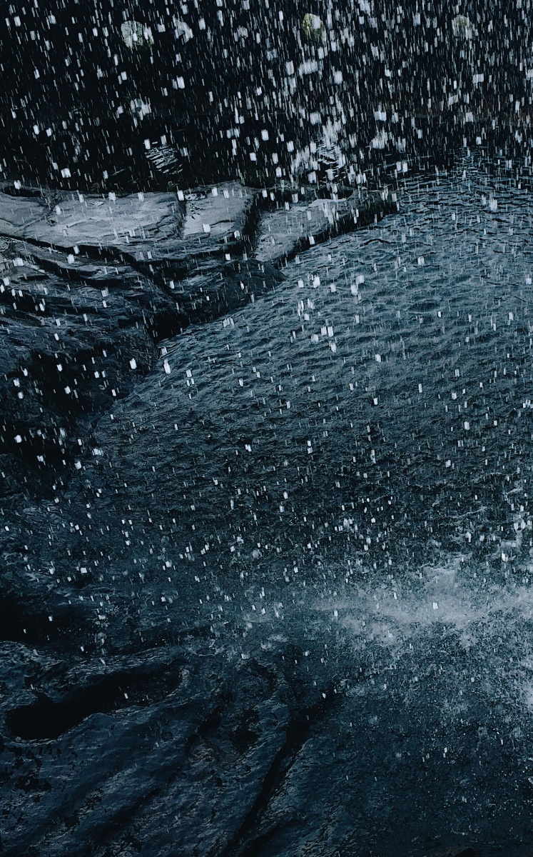 雨滴瞬落那是星空的样子