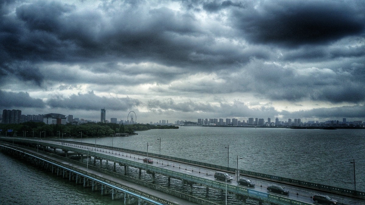 无锡有两座宝界桥,旧宝界桥建于1934年,新宝界桥建于1994年.