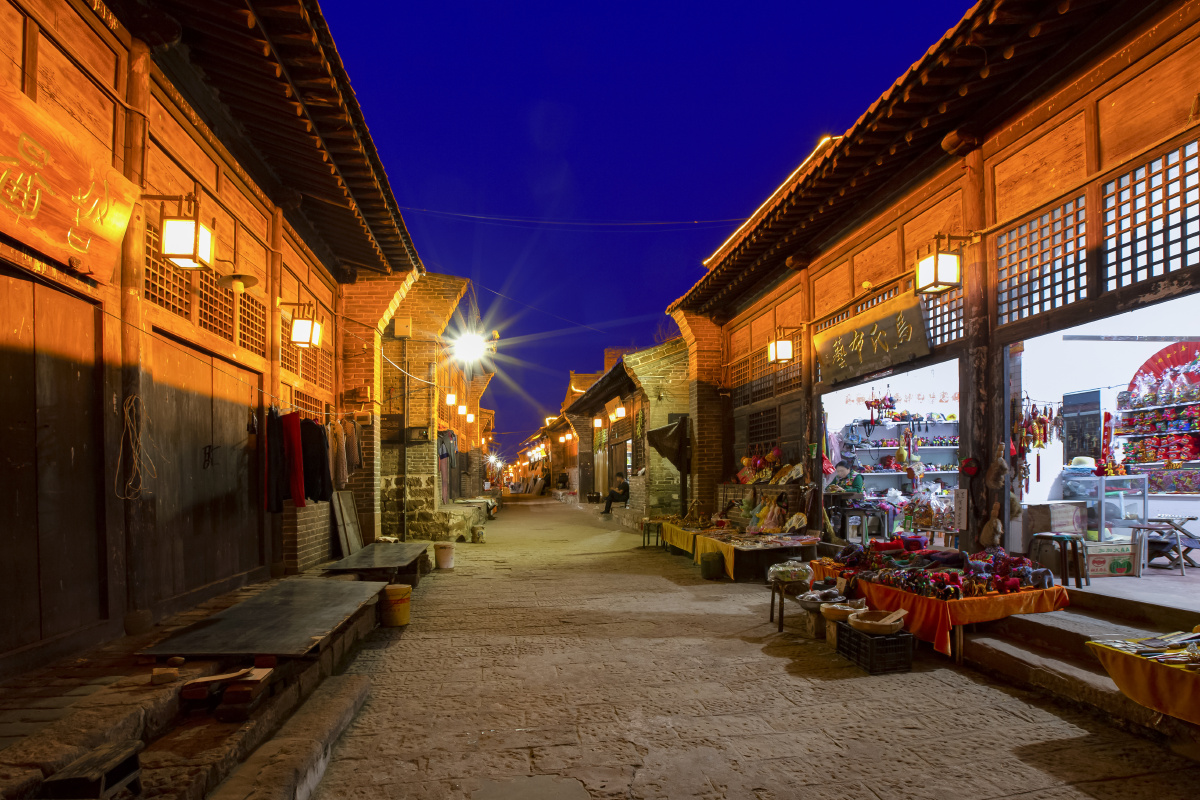 夜幕下的山西吕梁临县碛口古镇