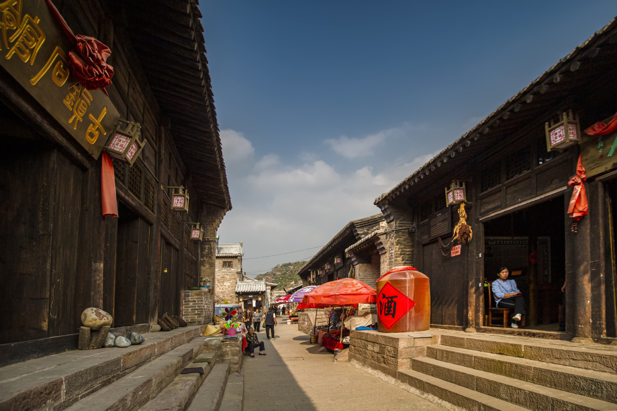 夜幕下的山西吕梁临县碛口古镇