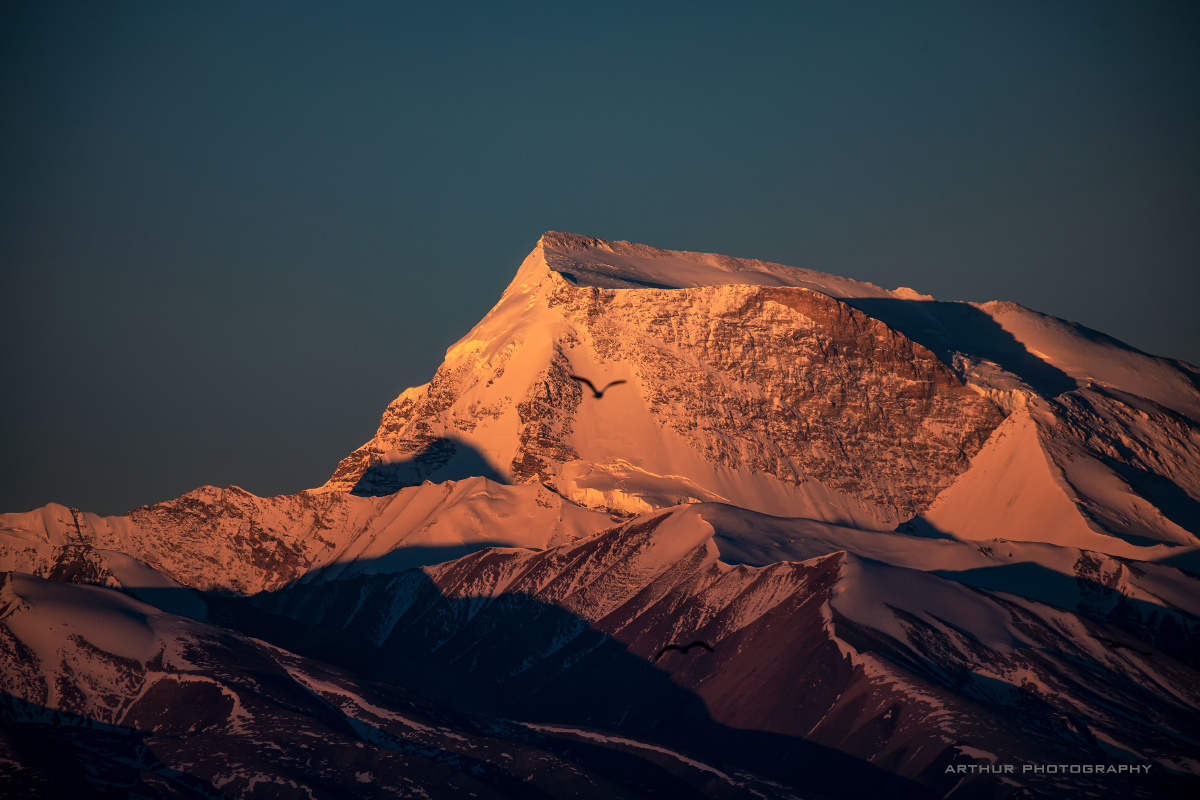 天高任鸟飞夕照纳木那尼峰