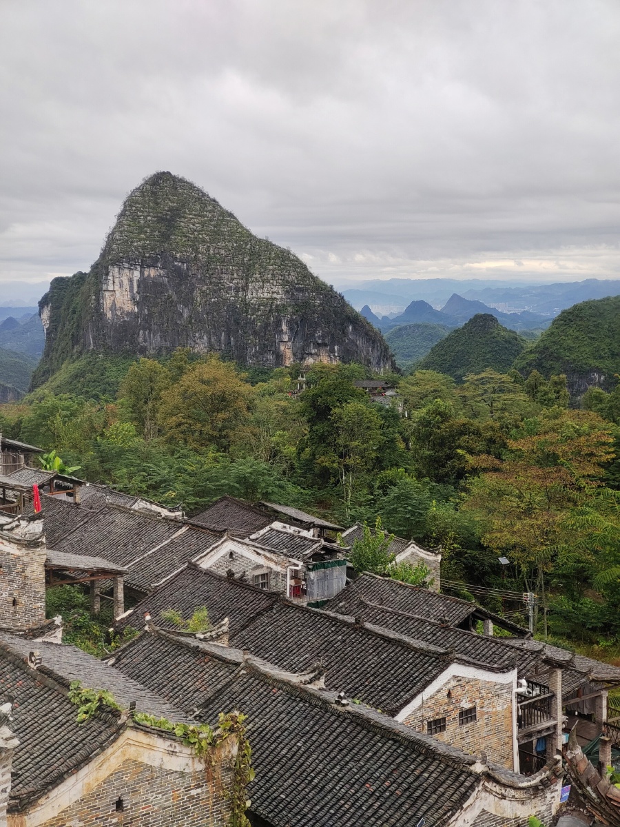 山虽不高但却很美摄于连南南岗千年瑶寨