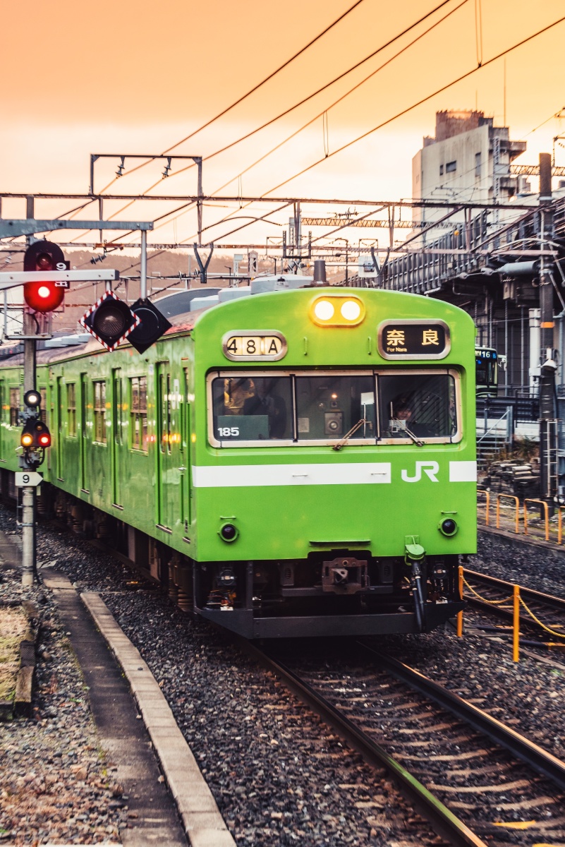 奈良线103系 京都站进站