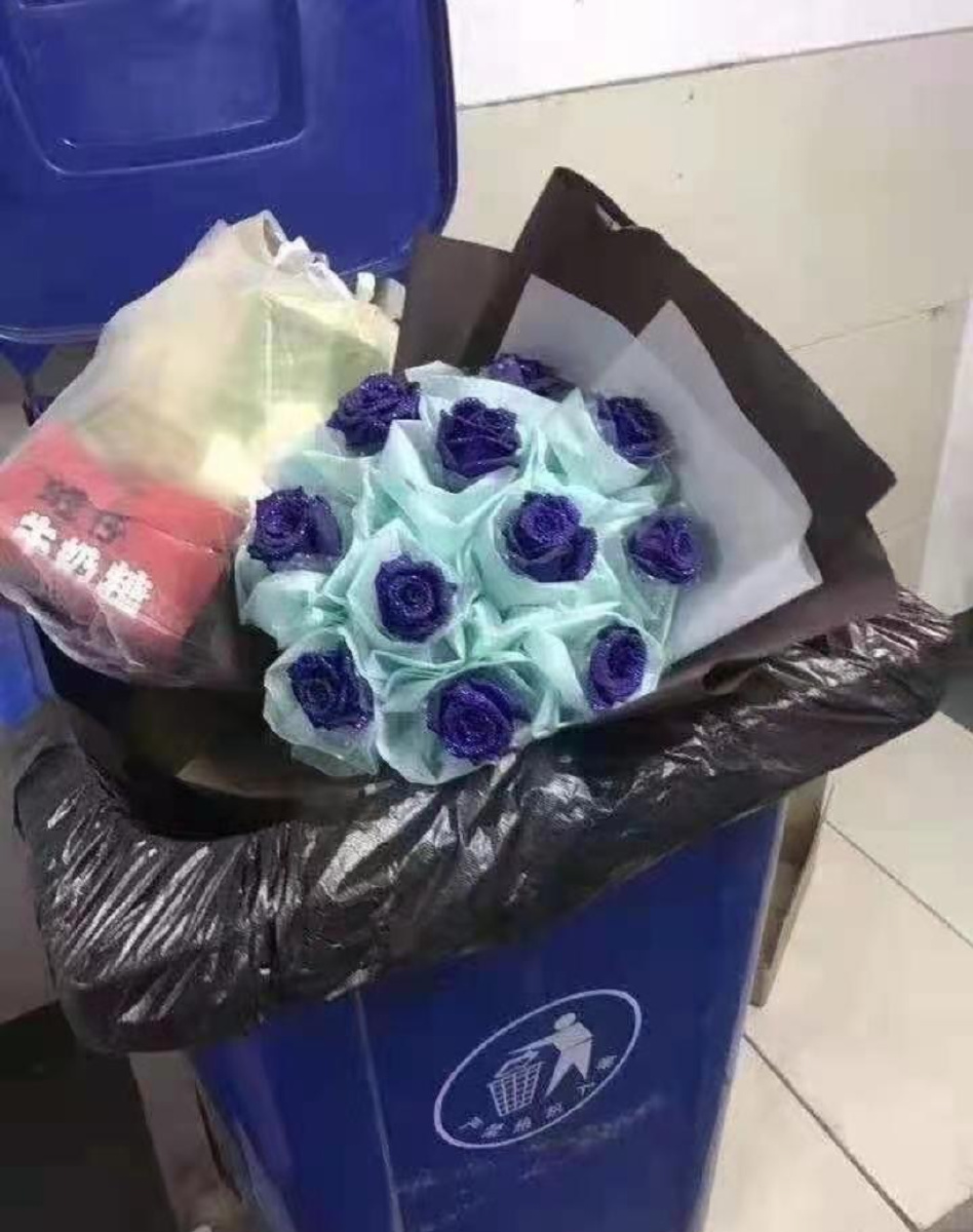 花的归宿不应该是垃圾桶