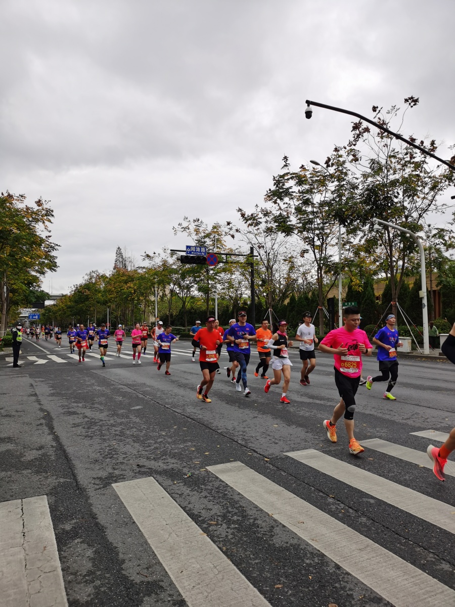 2020杭州马拉松比赛落幕