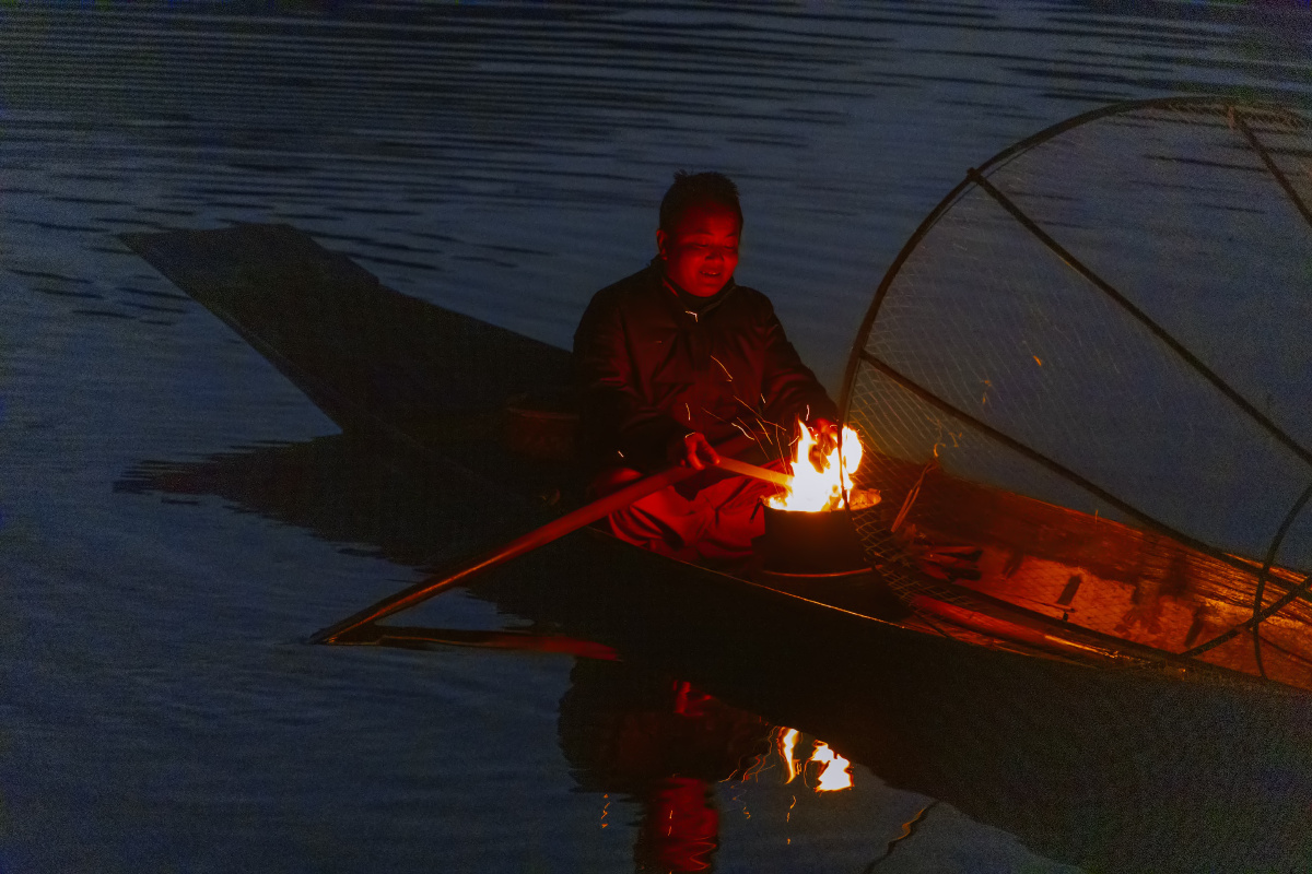 行摄缅甸茵莱湖上别具一格的渔夫捕鱼简直就是优美的舞蹈