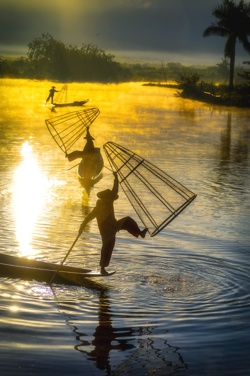 行摄缅甸茵莱湖上别具一格的渔夫捕鱼简直就是优美的舞蹈