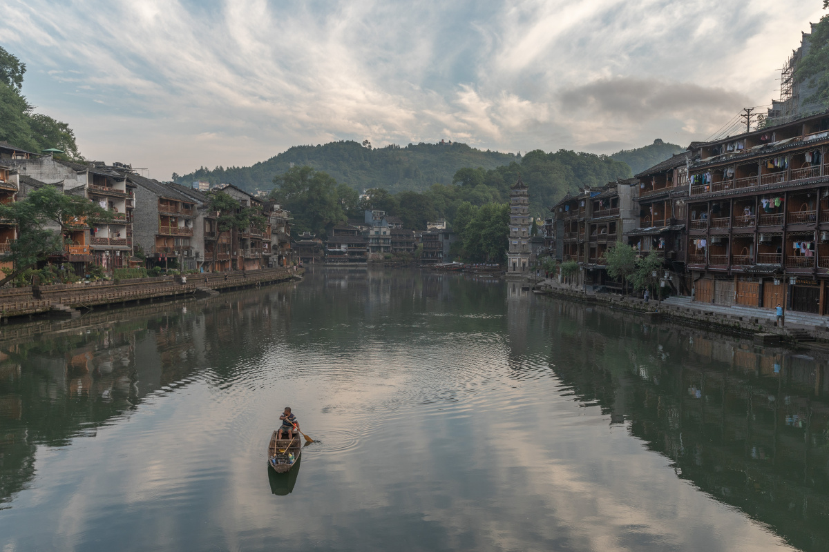 组照6凤凰古城清晨风貌