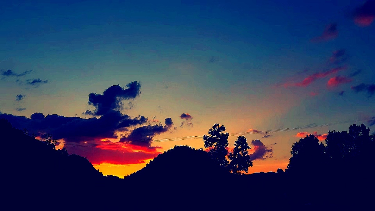 农村的早晨初阳,与傍晚夕阳.