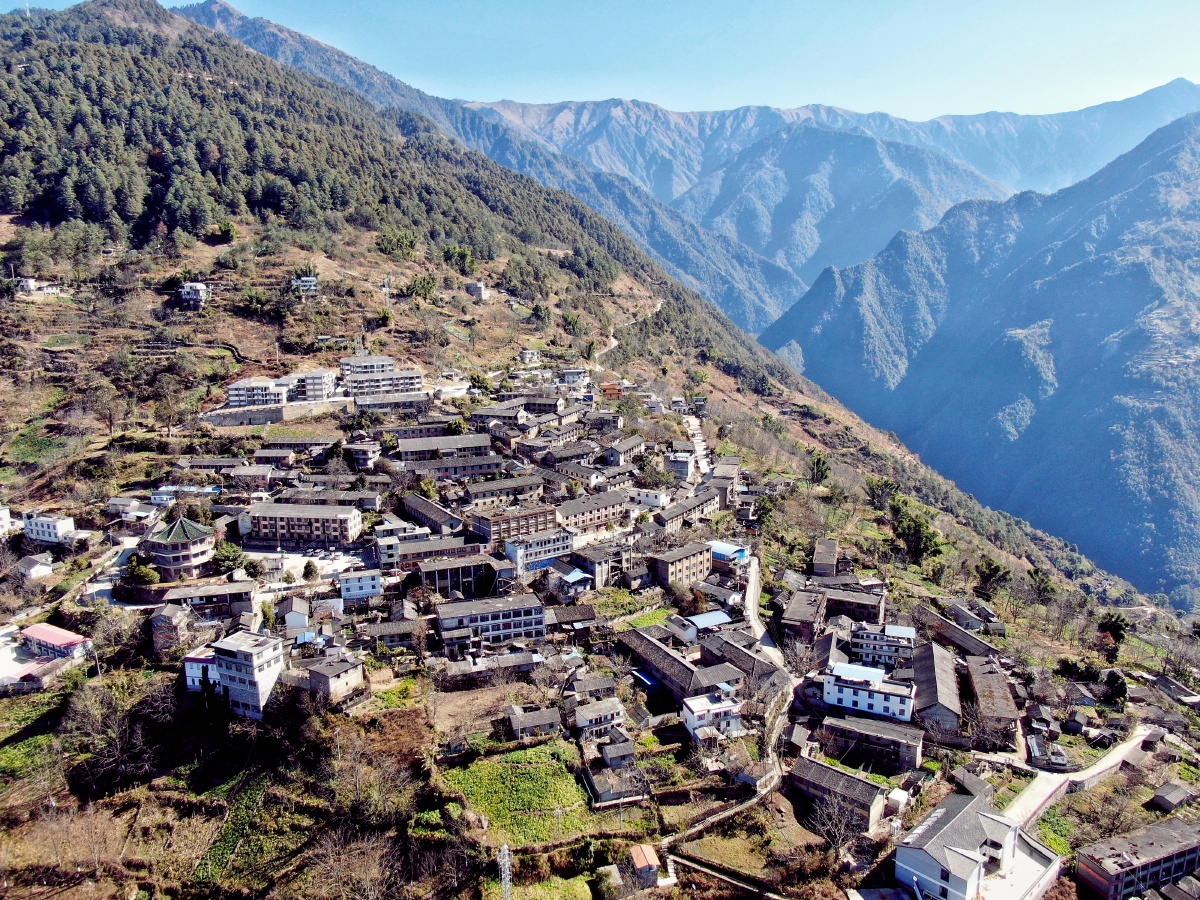 走进知子罗很难想象这个废弃的山村曾经是怒江州首府碧江县城所在地